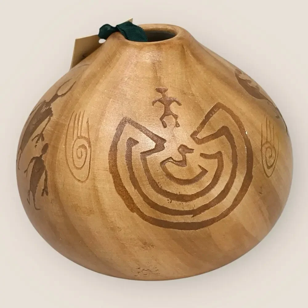 Navajo Engraved Buffalo Pattern Tan Clay Vase Signed Biaishttaa